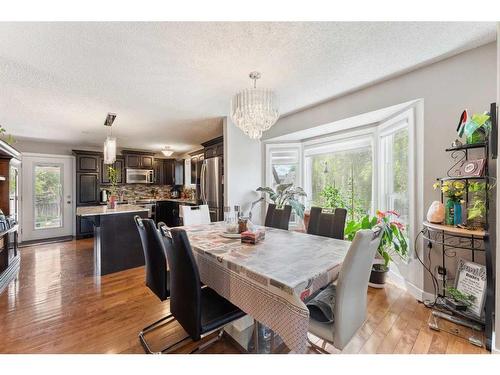 16 Whiteram Mews Ne, Calgary, AB - Indoor Photo Showing Dining Room