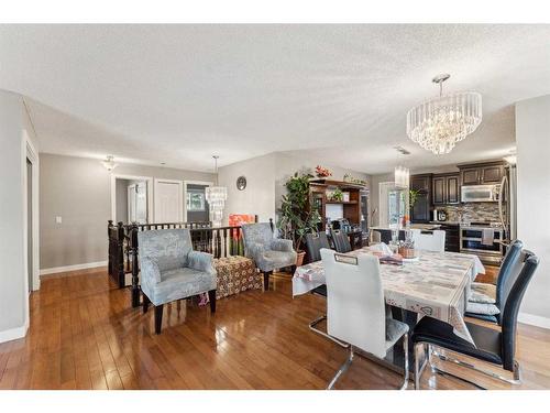 16 Whiteram Mews Ne, Calgary, AB - Indoor Photo Showing Dining Room