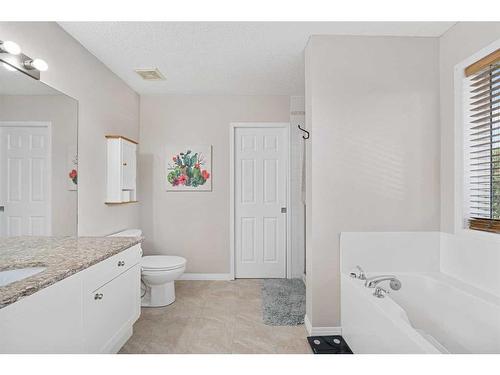 202 Shannon Square Sw, Calgary, AB - Indoor Photo Showing Bathroom
