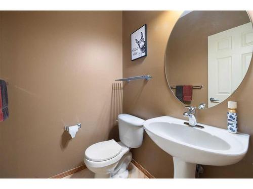 115 Chapala Drive Se, Calgary, AB - Indoor Photo Showing Bathroom