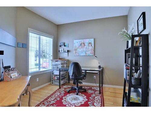 421 Rocky Vista Gardens Nw, Calgary, AB - Indoor Photo Showing Office