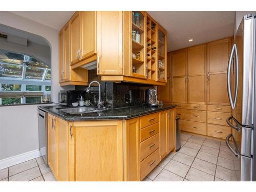 1809 18 Avenue Nw, Calgary, AB - Indoor Photo Showing Kitchen