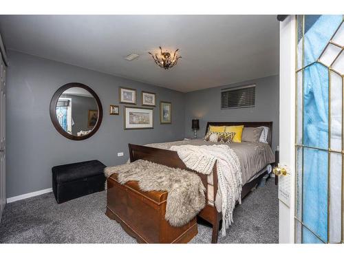 1809 18 Avenue Nw, Calgary, AB - Indoor Photo Showing Bedroom