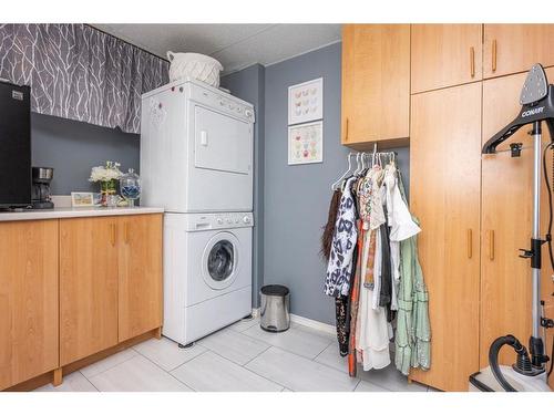 1809 18 Avenue Nw, Calgary, AB - Indoor Photo Showing Laundry Room