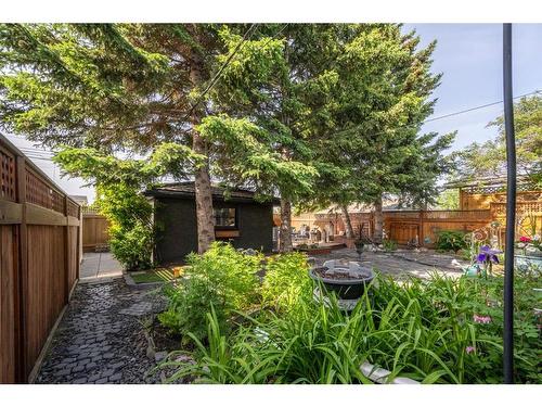 1809 18 Avenue Nw, Calgary, AB - Outdoor