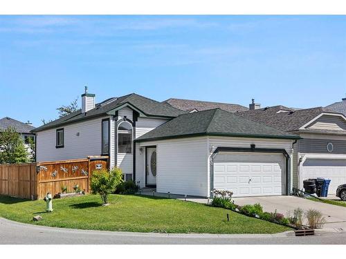 80 Douglas Ridge Circle Se, Calgary, AB - Outdoor