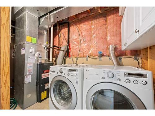 80 Douglas Ridge Circle Se, Calgary, AB - Indoor Photo Showing Laundry Room