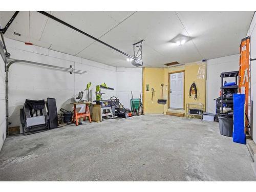 80 Douglas Ridge Circle Se, Calgary, AB - Indoor Photo Showing Garage