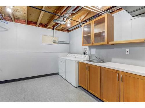 4803 Vienna Drive Nw, Calgary, AB - Indoor Photo Showing Laundry Room