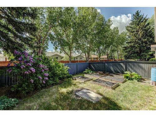 4803 Vienna Drive Nw, Calgary, AB - Outdoor With Backyard