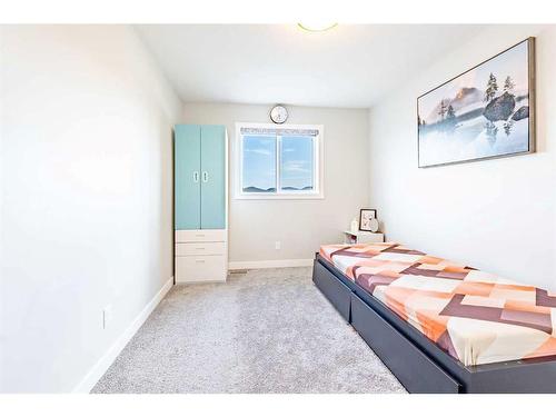 147 Corner Meadows Grove, Calgary, AB - Indoor Photo Showing Bedroom