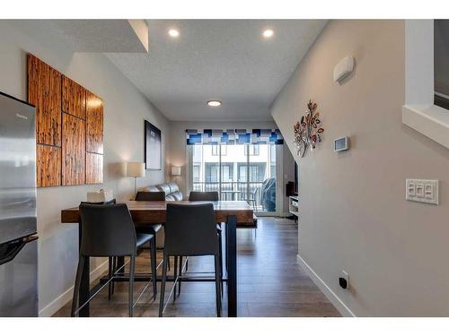 216 Evanscrest Square Nw, Calgary, AB - Indoor Photo Showing Dining Room
