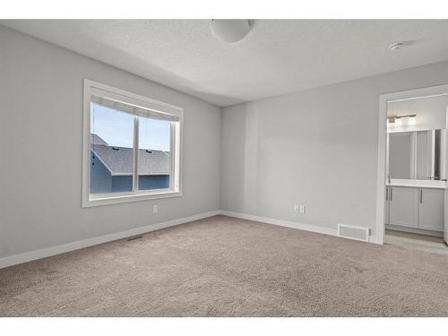 8 D'Arcy Boulevard, Okotoks, AB - Indoor Photo Showing Other Room