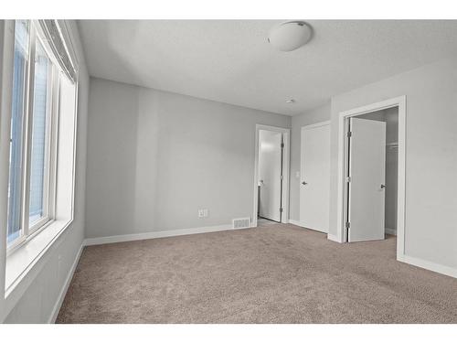 8 D'Arcy Boulevard, Okotoks, AB - Indoor Photo Showing Other Room