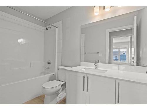 8 D'Arcy Boulevard, Okotoks, AB - Indoor Photo Showing Bathroom