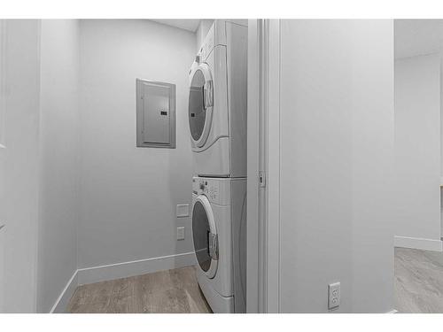 215-156 Country Village Circle Ne, Calgary, AB - Indoor Photo Showing Laundry Room