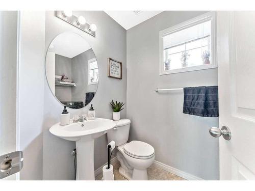 114 Hidden Creek Cove Nw, Calgary, AB - Indoor Photo Showing Bathroom
