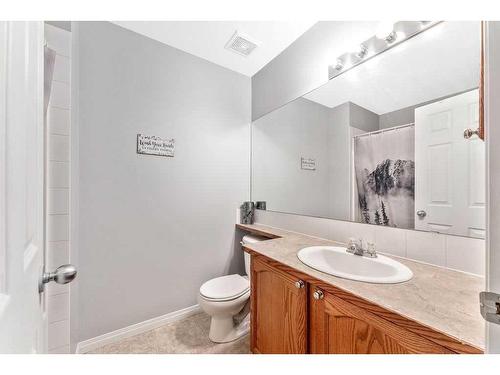 114 Hidden Creek Cove Nw, Calgary, AB - Indoor Photo Showing Bathroom