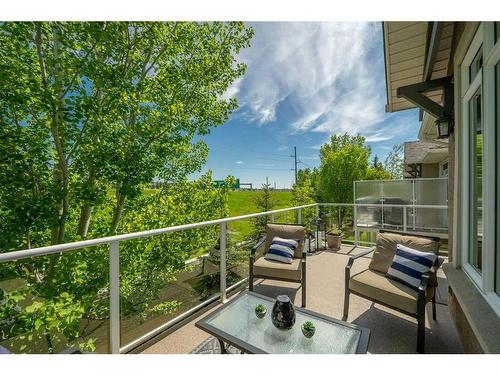 22 Discovery Woods Villas Sw, Calgary, AB - Outdoor With Exterior