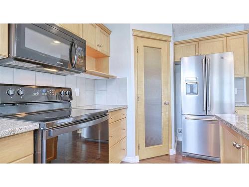 226 Copperfield Boulevard Se, Calgary, AB - Indoor Photo Showing Kitchen