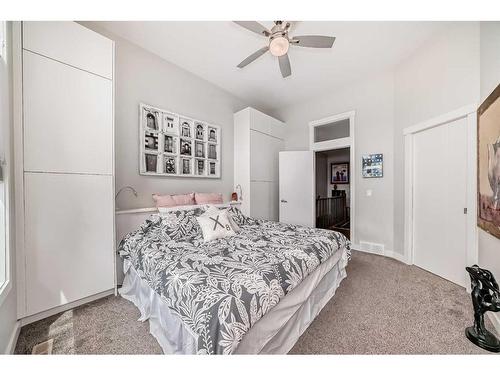 1046 Regal Crescent Ne, Calgary, AB - Indoor Photo Showing Bedroom