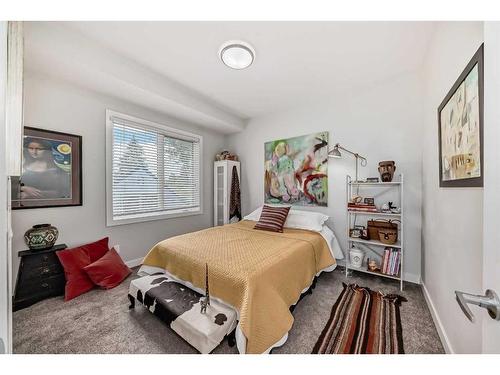 1046 Regal Crescent Ne, Calgary, AB - Indoor Photo Showing Bedroom