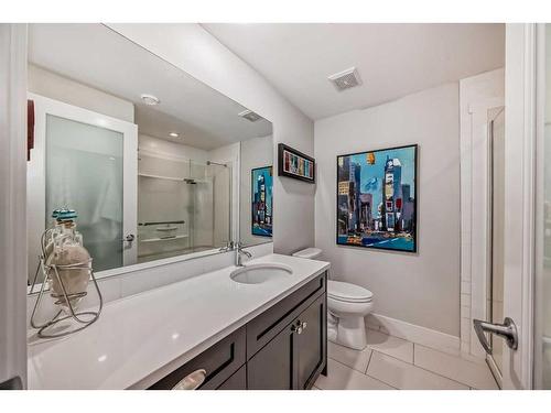 1046 Regal Crescent Ne, Calgary, AB - Indoor Photo Showing Bathroom