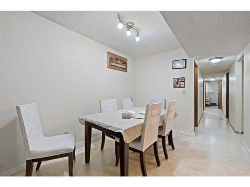 233 18 Avenue Ne, Calgary, AB - Indoor Photo Showing Dining Room