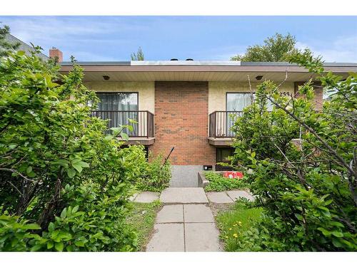 233 18 Avenue Ne, Calgary, AB - Outdoor