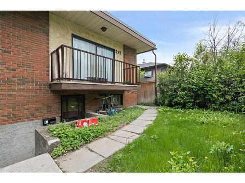 233 18 Avenue Ne, Calgary, AB - Outdoor