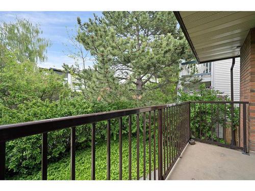 233 18 Avenue Ne, Calgary, AB - Outdoor