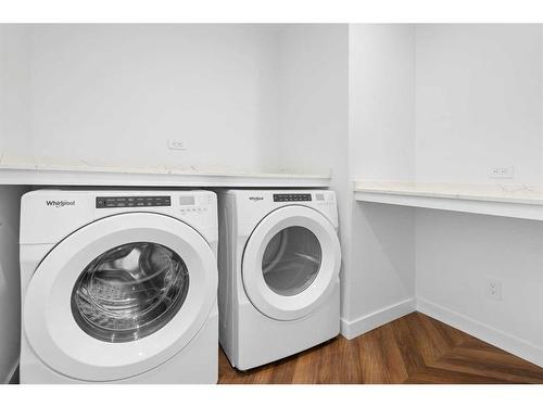 102-8505 Broadcast Avenue Sw, Calgary, AB - Indoor Photo Showing Laundry Room