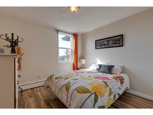 407-515 57 Avenue Sw, Calgary, AB - Indoor Photo Showing Bedroom