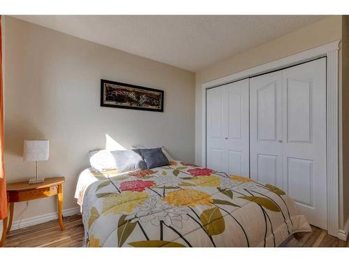 407-515 57 Avenue Sw, Calgary, AB - Indoor Photo Showing Bedroom