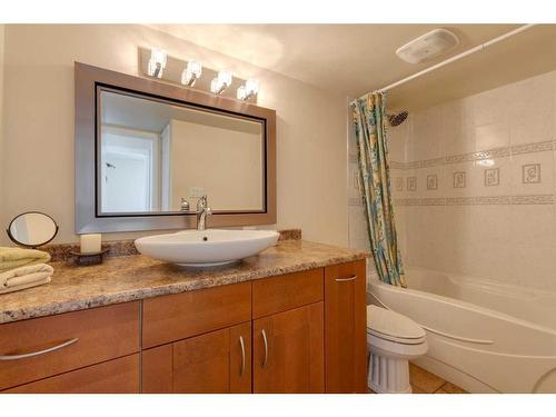 407-515 57 Avenue Sw, Calgary, AB - Indoor Photo Showing Bathroom