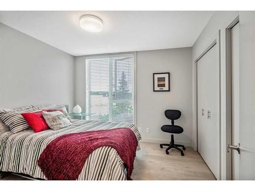 3545 69 Street Nw, Calgary, AB - Indoor Photo Showing Bedroom