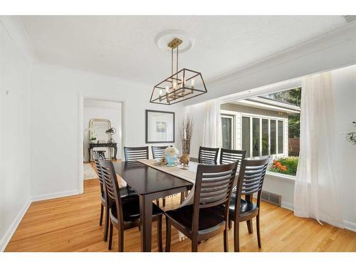 1201 Premier Way Sw, Calgary, AB - Indoor Photo Showing Dining Room