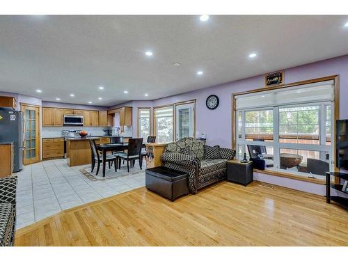 281 Westchester Green, Chestermere, AB - Indoor Photo Showing Living Room