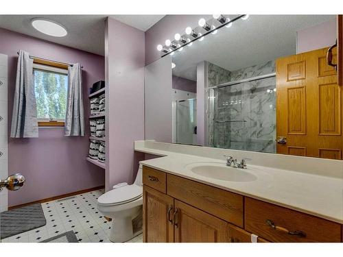 281 Westchester Green, Chestermere, AB - Indoor Photo Showing Bathroom