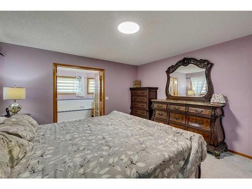 281 Westchester Green, Chestermere, AB - Indoor Photo Showing Bedroom