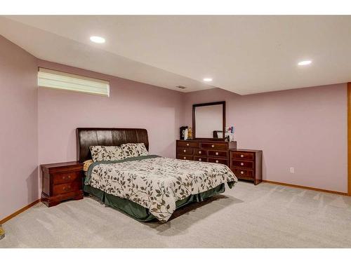 281 Westchester Green, Chestermere, AB - Indoor Photo Showing Bedroom