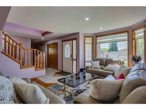 281 Westchester Green, Chestermere, AB - Indoor Photo Showing Living Room