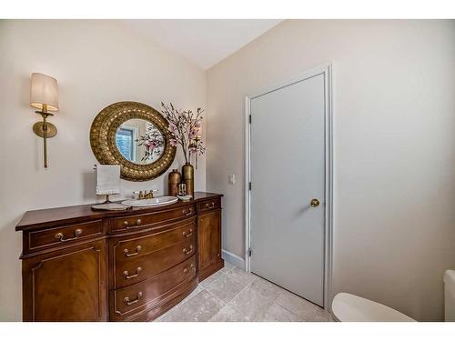 1122 Talon Avenue Sw, Calgary, AB - Indoor