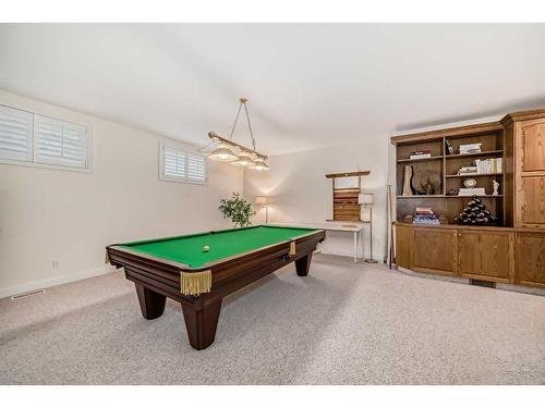 1122 Talon Avenue Sw, Calgary, AB - Indoor Photo Showing Other Room