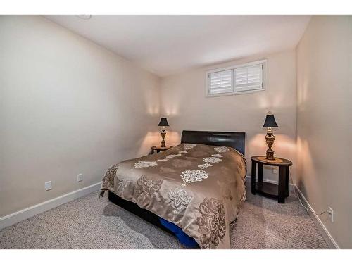 1122 Talon Avenue Sw, Calgary, AB - Indoor Photo Showing Bedroom