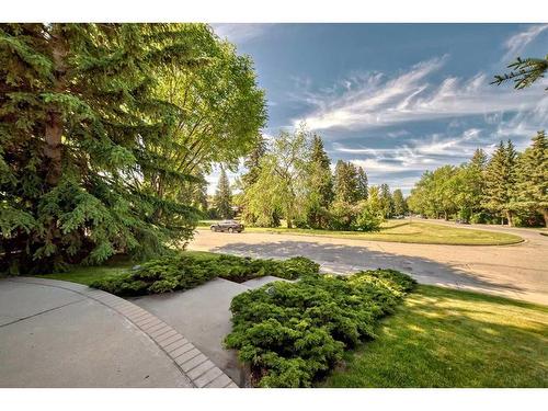 1122 Talon Avenue Sw, Calgary, AB - Outdoor With View