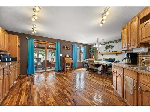 5511 Shannon Drive, Olds, AB - Indoor Photo Showing Kitchen