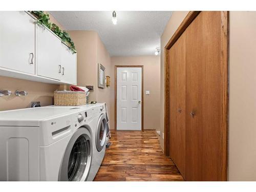 5511 Shannon Drive, Olds, AB - Indoor Photo Showing Laundry Room