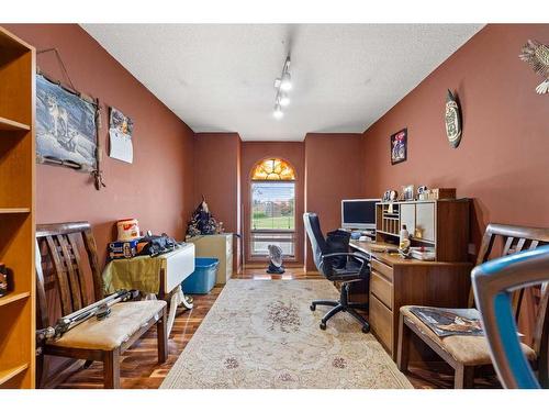 5511 Shannon Drive, Olds, AB - Indoor Photo Showing Office