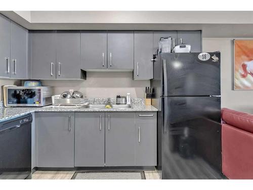 1310-4641 128 Avenue Ne, Calgary, AB - Indoor Photo Showing Kitchen